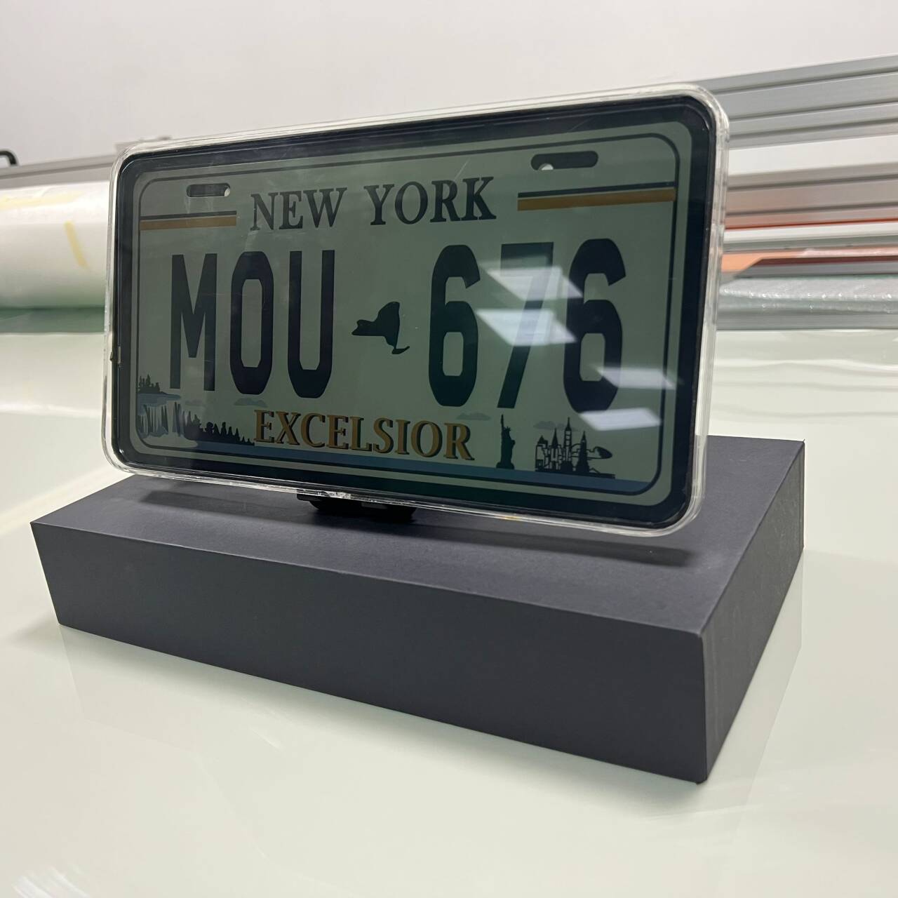 Car Automatic License Plate Cover Up Frame With Remote Control Car Licence Frame Cover Plate Frame license plate cover camera blocker